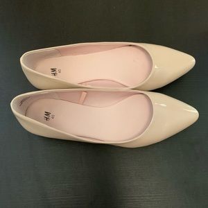H&M Women’s Tan Flats